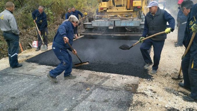 У току асфалтирање локалног пута Пртопопинци – Бребевница у дужини од 2.7 километара